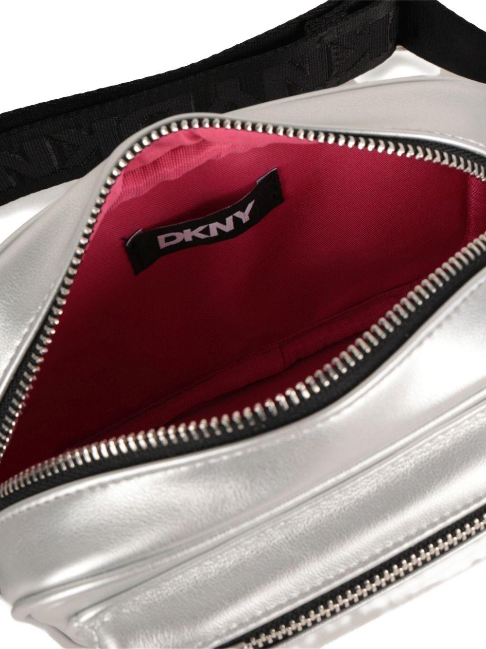 Borsa a spalla per bambina Dkny Kids argentata con tracolla regolabile - Rubino Kids
