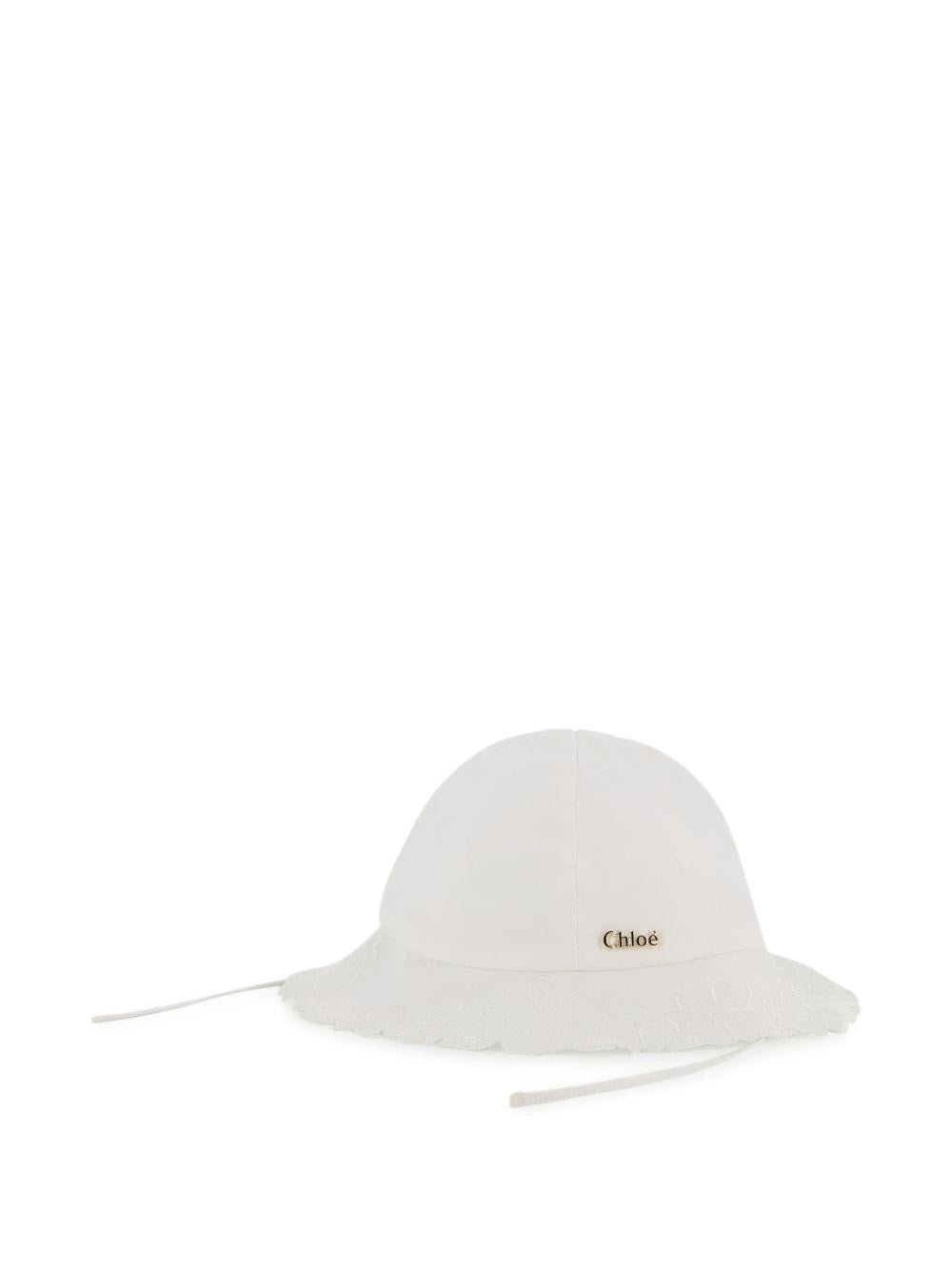 Cappello per bambina Chloé Kids bianco con ricamo floreale - Rubino Kids
