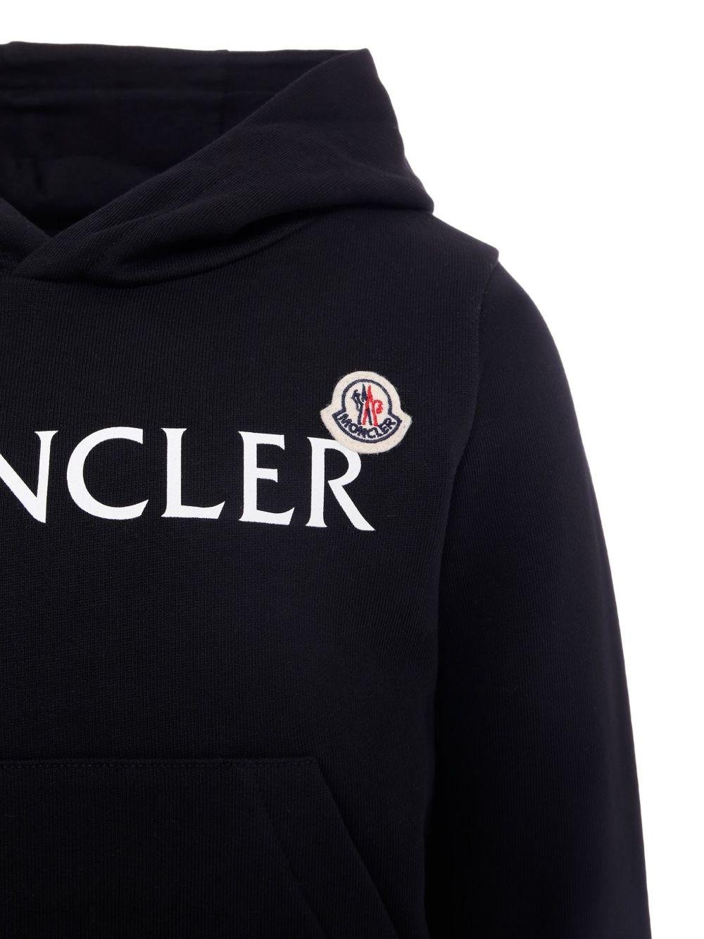 Felpa per bambino Moncler Enfant nera con cappuccio e logo ricamato - Rubino Kids