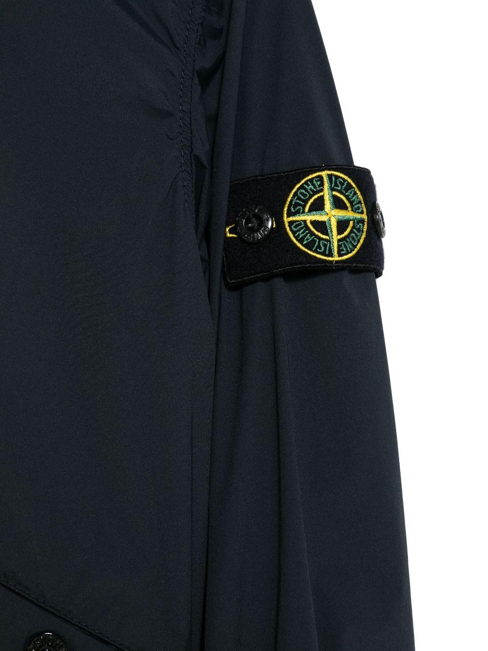 Giubbino con applicazione Compass per bambino Stone Island Junior blu con colletto classico - Rubino Kids