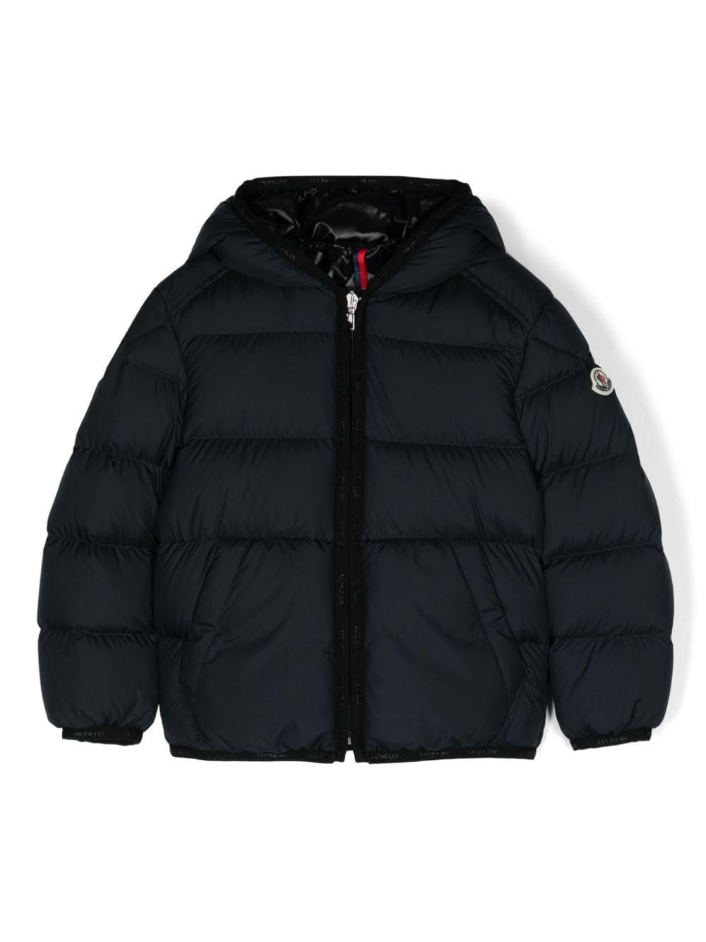 Giubbino Mattan per bambino Moncler Enfant blu con toppa con logo sulla manica - Rubino Kids