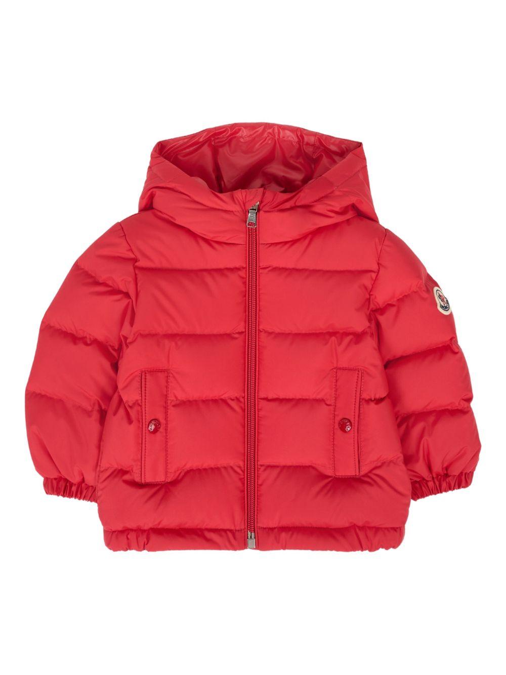 Giubbino per neonato Moncler Enfant rosso con design trapuntato - Rubino Kids