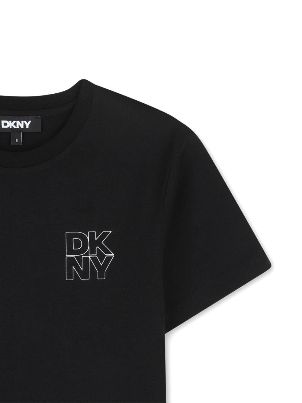 T-shirt per bambino DKNY Kids nera con logo D62546 09B DKNY