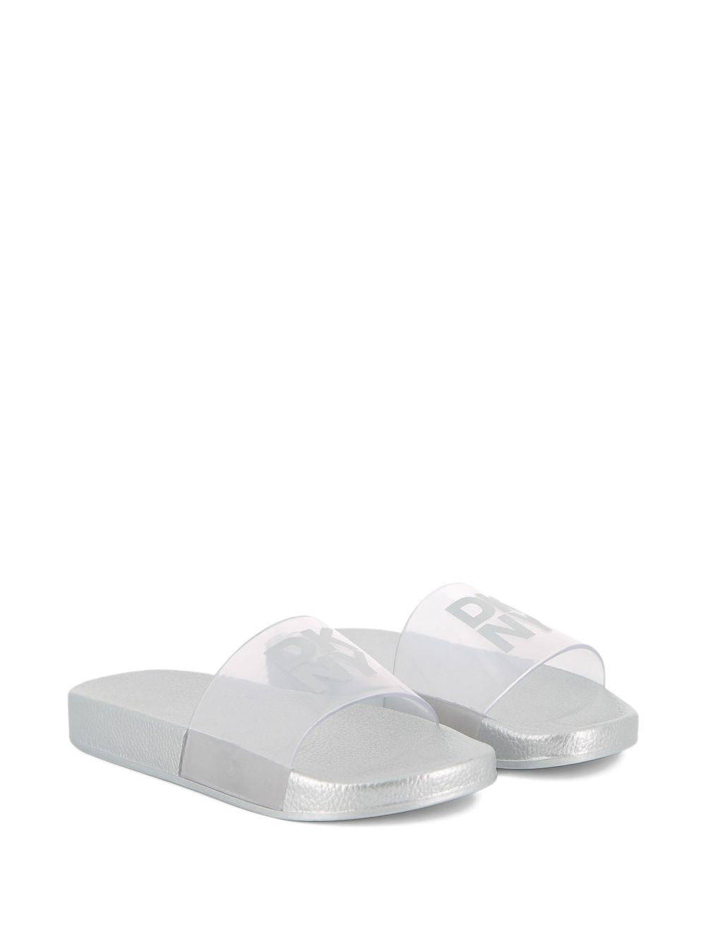 Sandali per bambina DKNY Kids argentate con punta aperta D62634 016 DKNY