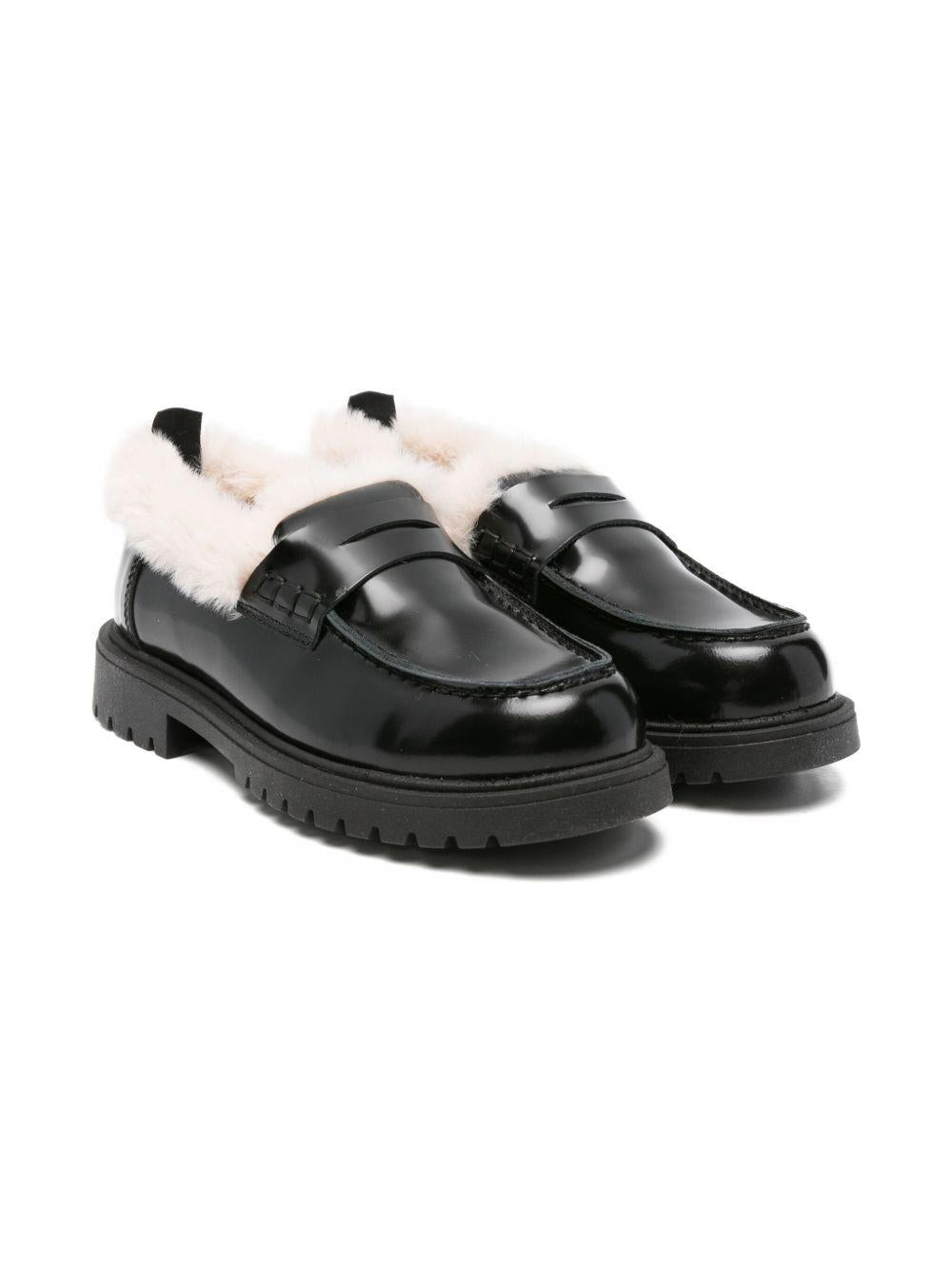 Mocassini per bambina Douuod Kids neri con design slip - on - Rubino Kids