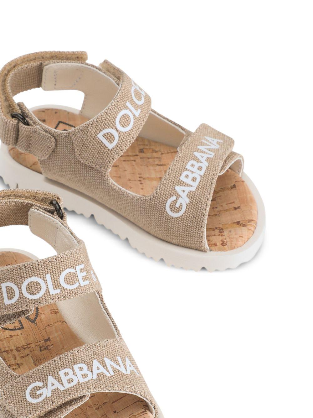 Sandali per bambini Dolce & Gabbana Kids beige con dettaglio logo - Rubino Kids