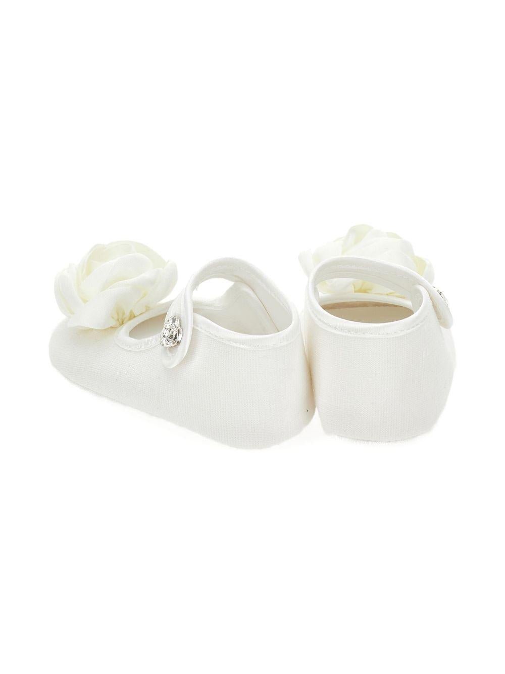 Scarpine per neonata Monnalisa bianco con decorazione a fiori - Rubino Kids