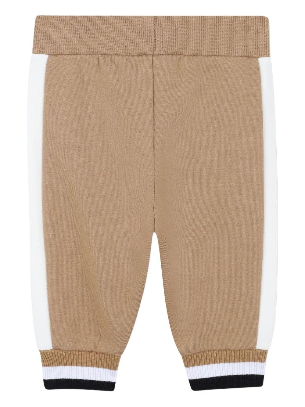 Set tuta sportiva per neonato Boss Kids beige con design color - block - Rubino Kids