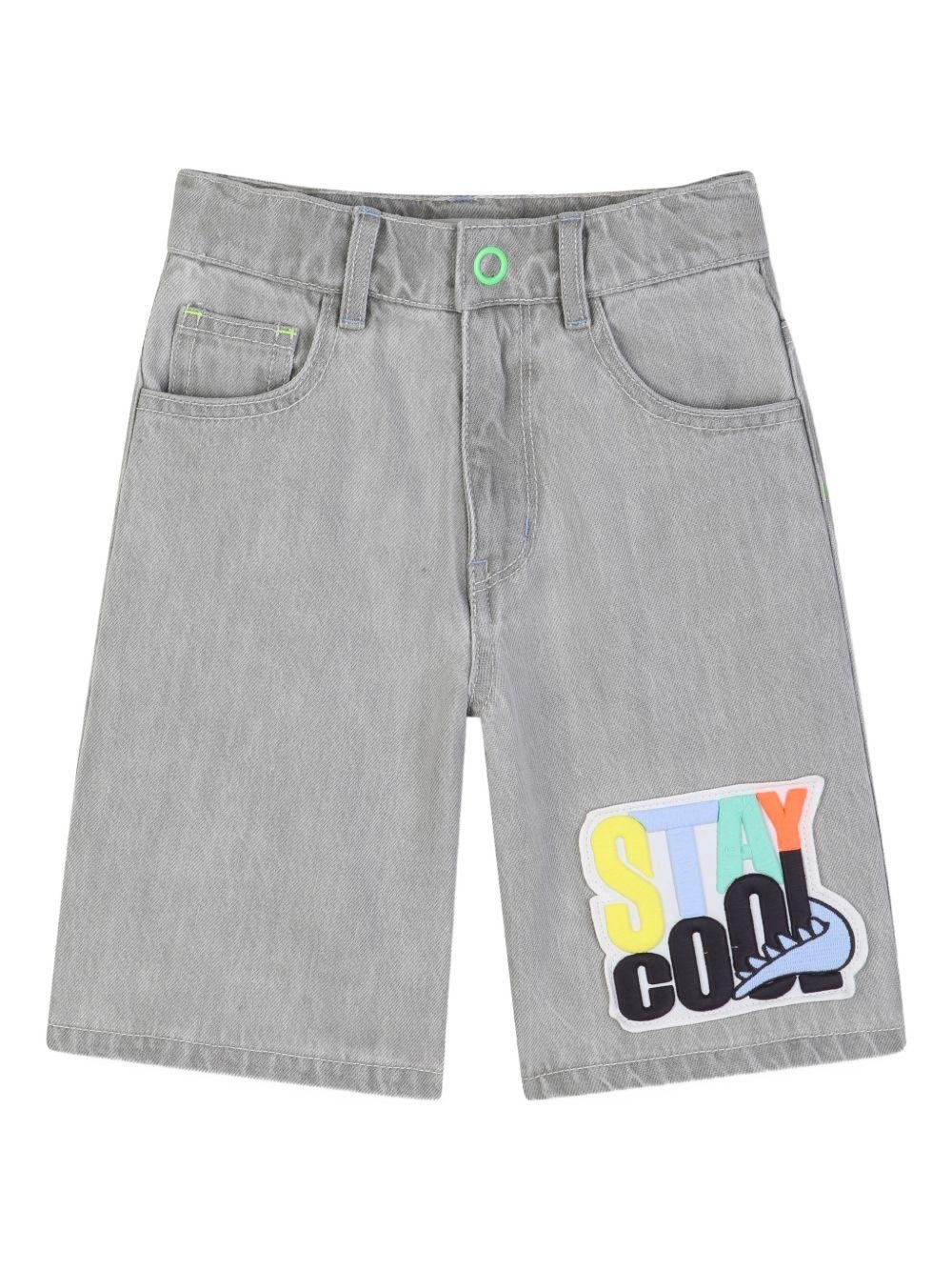 Shorts per bambino Billieblush grigi con applicazione toppa "Stay cool" - Rubino Kids
