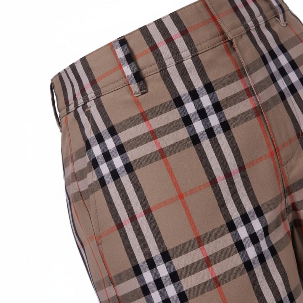 Shorts per bambino Burberry Kids beige con motivo Vintage Check all - over - Rubino Kids