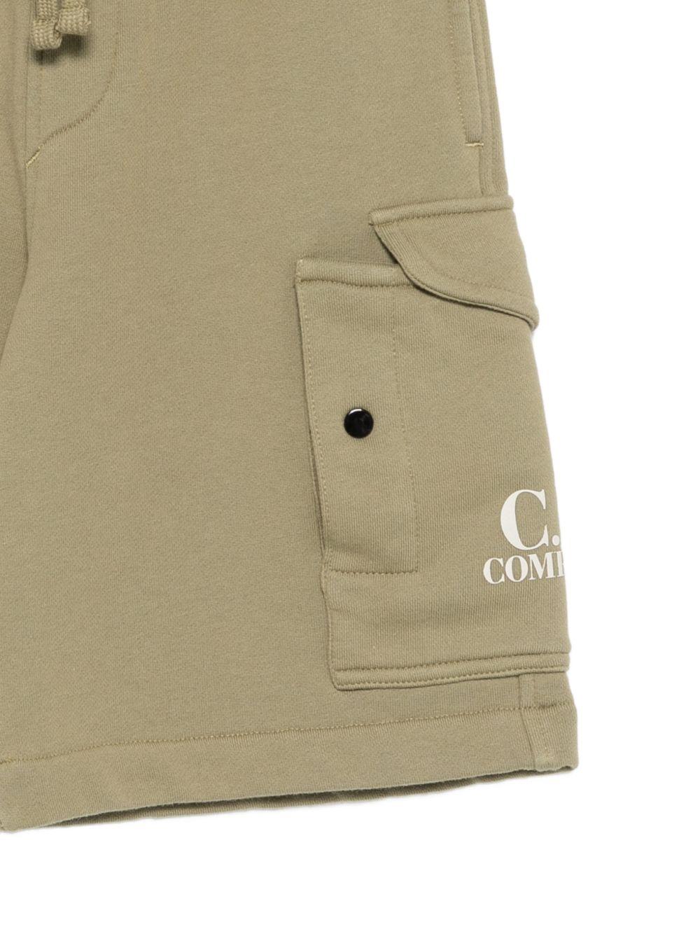 Shorts per bambino C.P. Company Kids verde con logo sul davanti - Rubino Kids