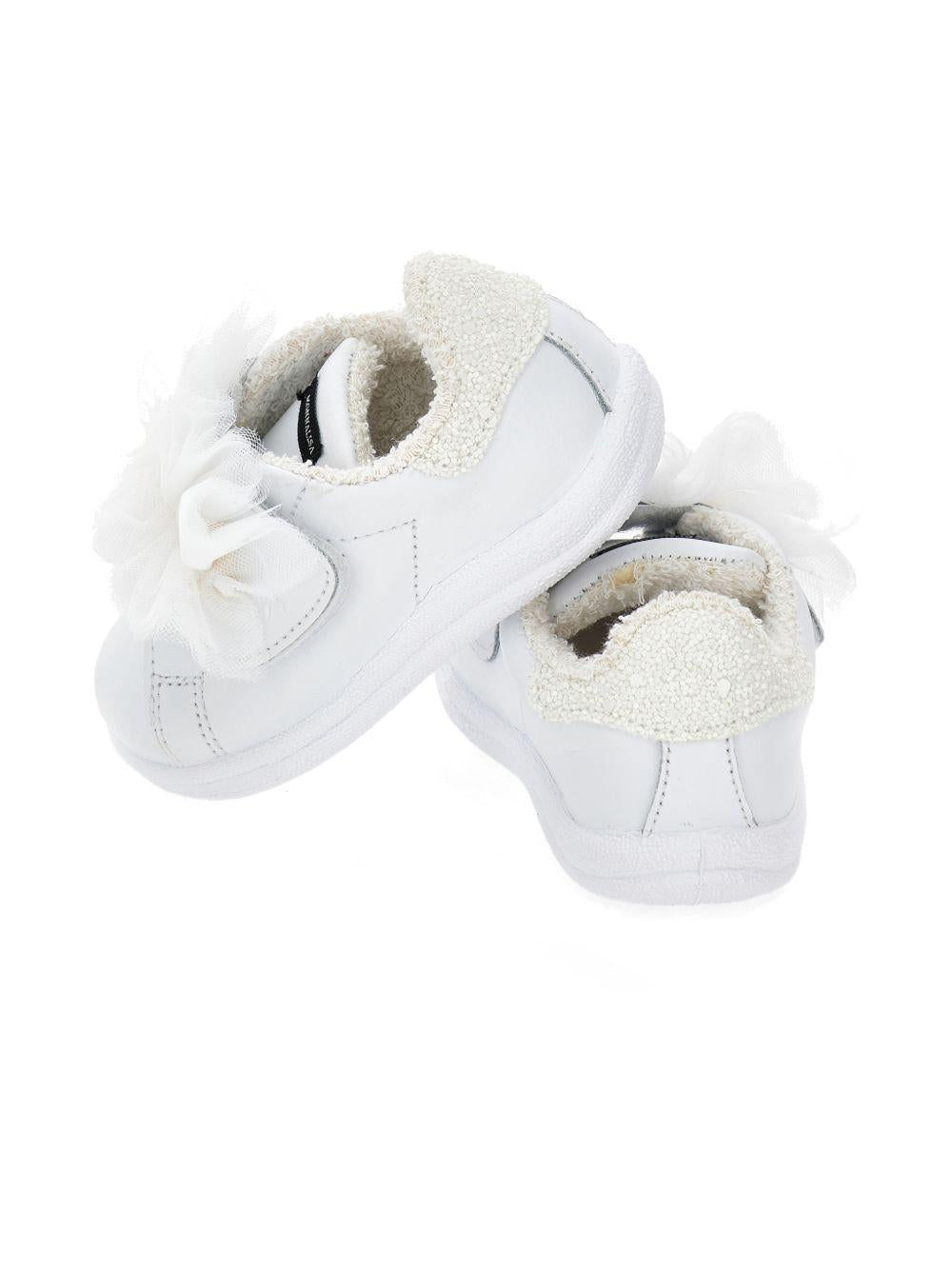 Sneakers per bambina Monnalisa bianche con dettaglio in tulle - Rubino Kids
