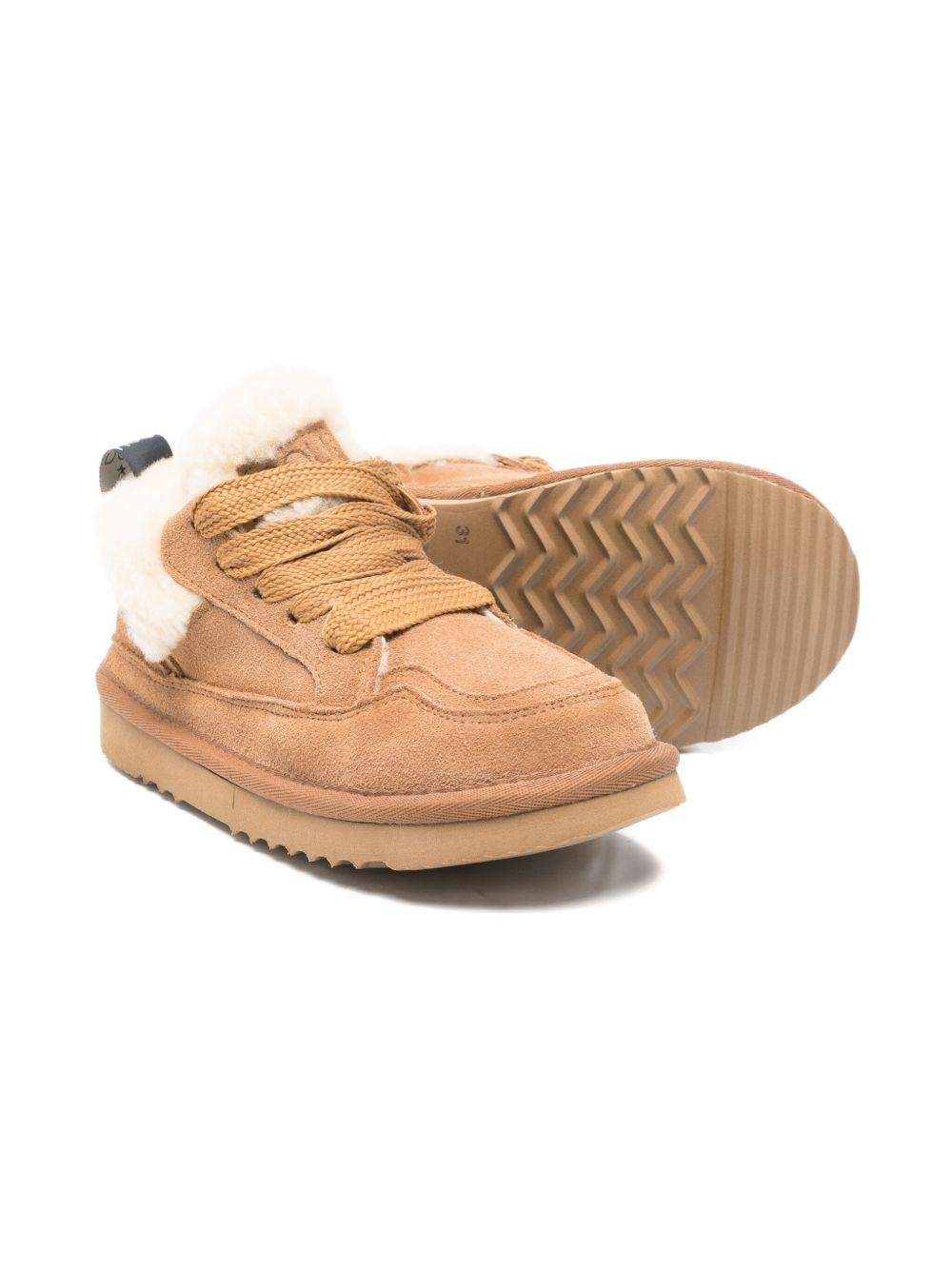 Sneakers per bambini Douuod Kids beige in pelle scamosciata con finiture in pelliccia sintetica - Rubino Kids