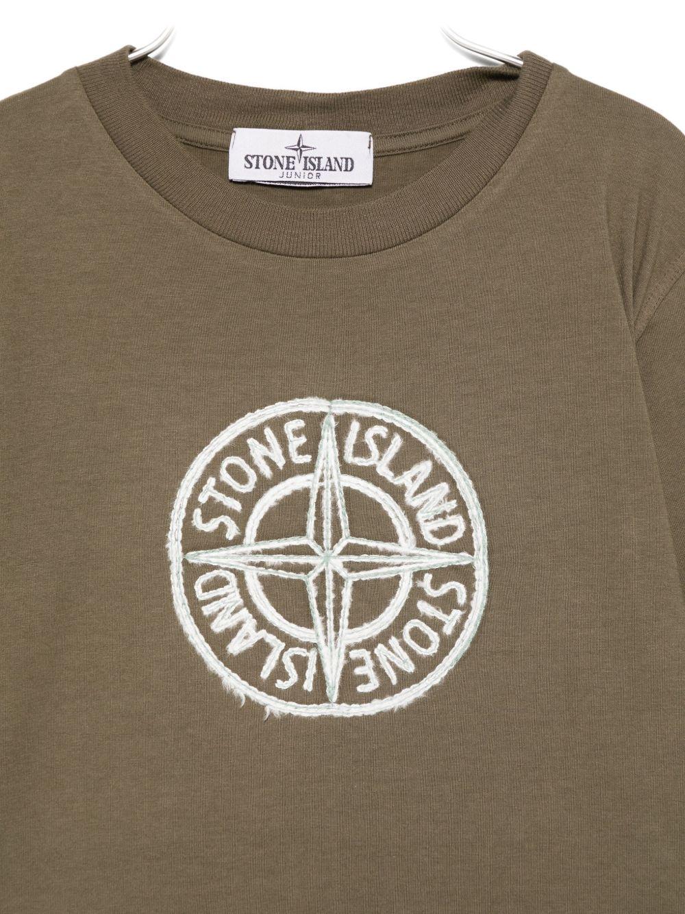 T-shirt per bambino Stone Island Junior verde con caratteristico logo sul davanti - Rubino Kids