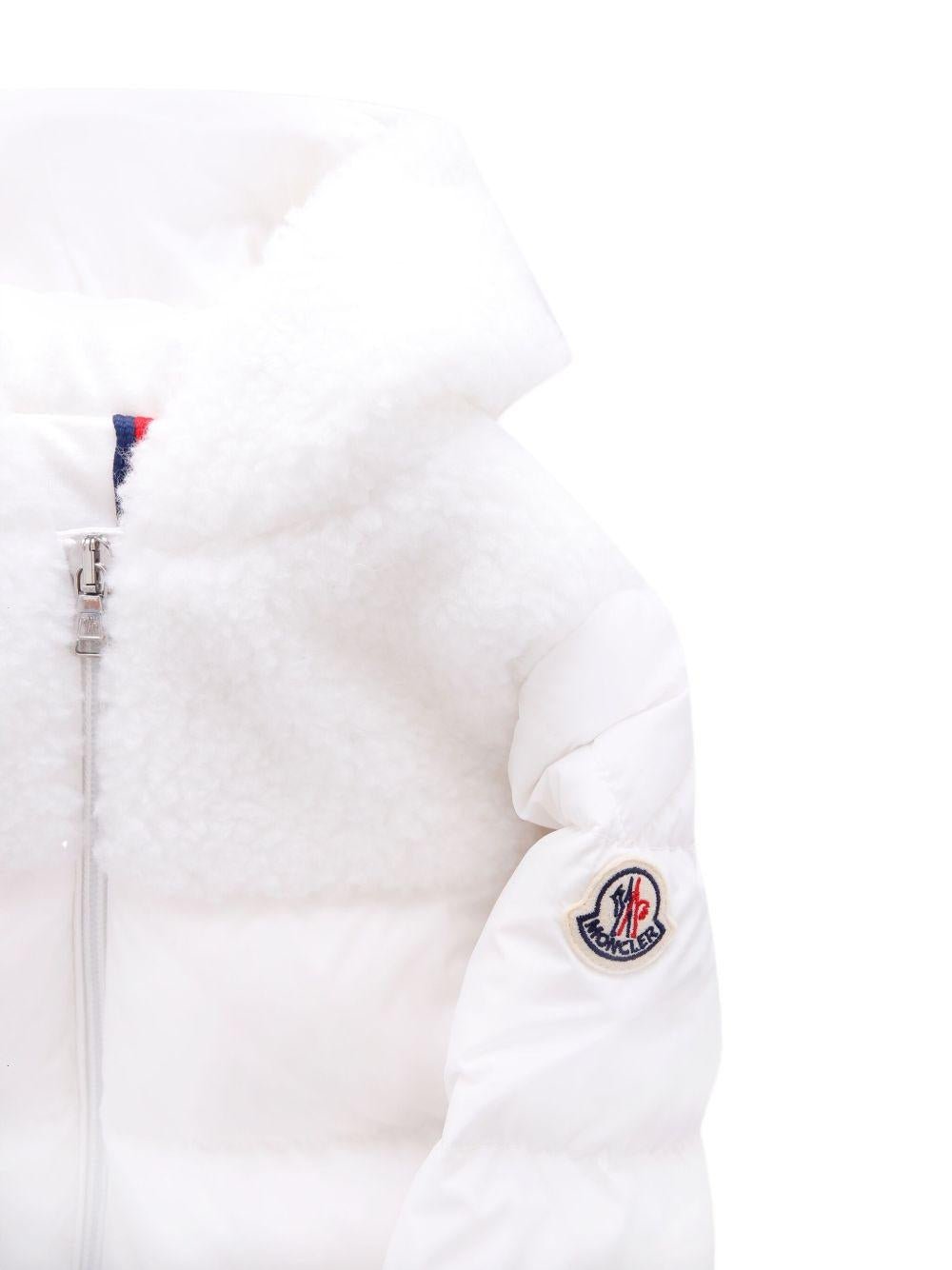 Tuta da neve per neonati Moncler Enfant bianca con cappuccio - Rubino Kids