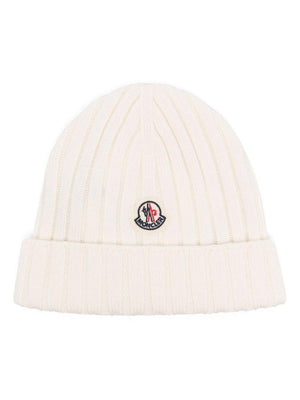 Berretto per neonata Moncler Enfant bianco a coste con applicazione