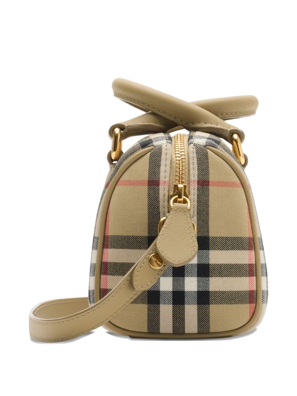 myys  BURBERRY Children＊3点まとめ売り＊ Burberry's Little London Kid Collection is a Home Run • Aventura Mall