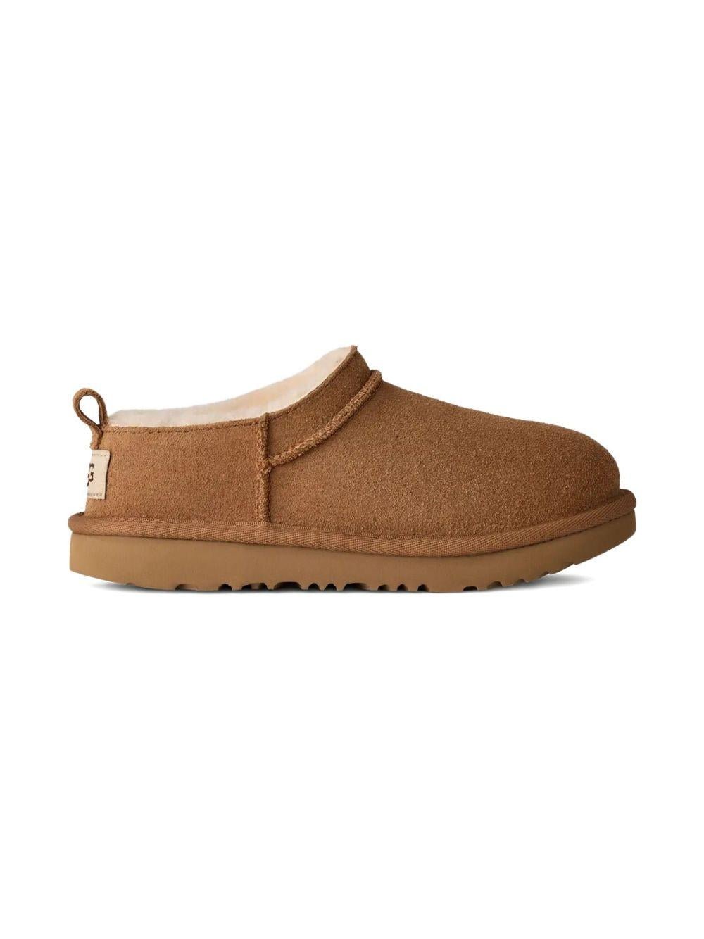 Ciabatte Classic Micro per bambina UGG Kids marroni con caratteristica applicazione con logo - Rubino Kids