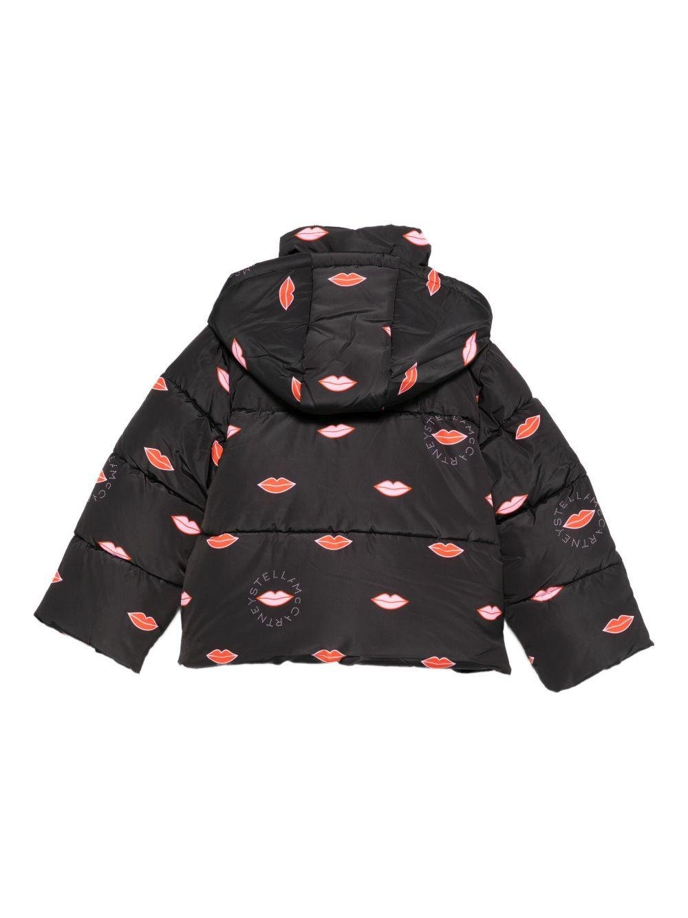 Giubbino per bambina Stella McCartney Kids nero con stampa baci - Rubino Kids