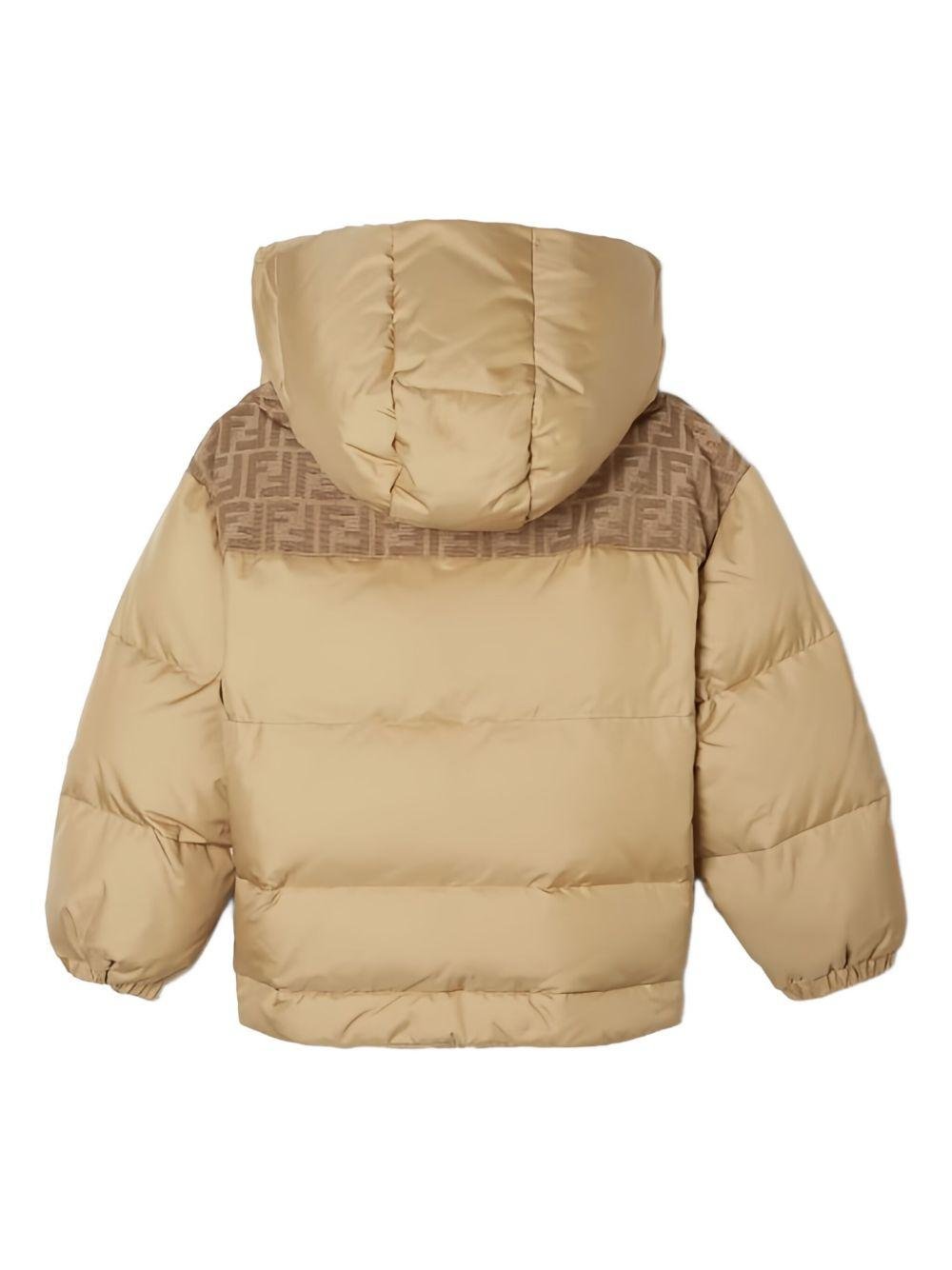 Giubbino per bambino Fendi Kids beige con logo FF sulle spalle - Rubino Kids