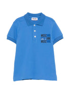 T-shirt per bambino Moschino Kids azzurro con colletto stile polo HVM03YLFA08 40630 MOSCHINO KIDS 