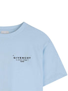 T-shirt per bambino Givenchy Kids azzurra con logo sul davanti H31075 77L GIVENCHY KIDS 