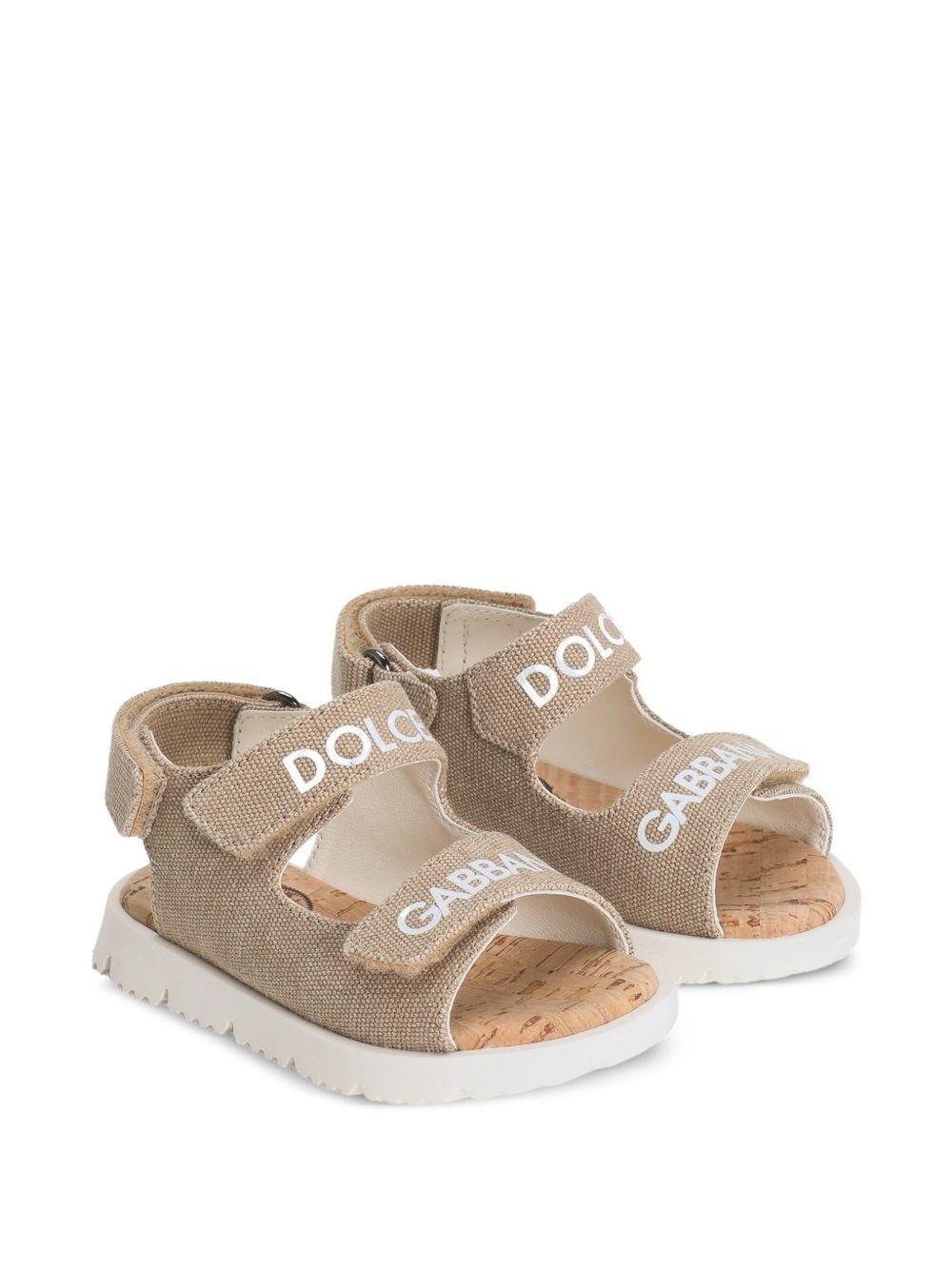 Sandali per bambini Dolce & Gabbana Kids beige con dettaglio logo DL0092 AW520 8H065 DOLCE & GABBANA KIDS 