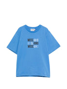 T-shirt per bambini Moschino Kids azzurro con logo sul davanti H5M05GLAA23 40630 MOSCHINO KIDS 