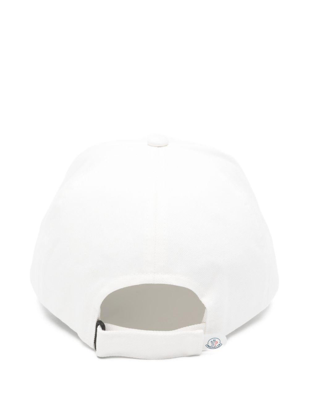 Cappello per bambino Moncler Enfant bianco con logo L19543B000010U082 037 MONCLER ENFANT 