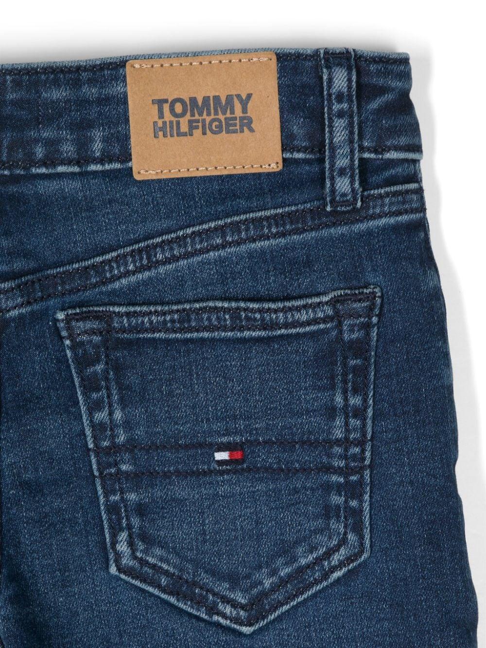 Jeans svasati con ricamo per bambina Tommy Hilfiger Junior blu con passanti - Rubino Kids