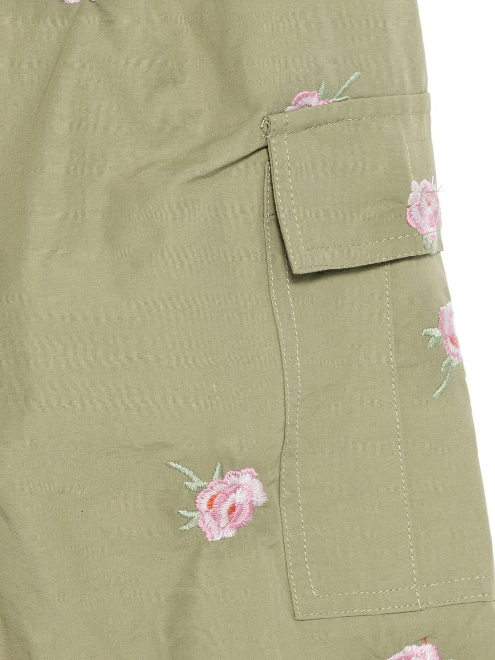 Pantaloni cargo per bambina Stella McCartney Kids verde con ricamo rose - Rubino Kids