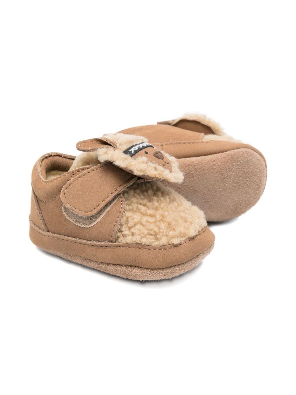 Scarpe da culla per neonati Donsje beige con applicazioni in pelle di pecora - Rubino Kids
