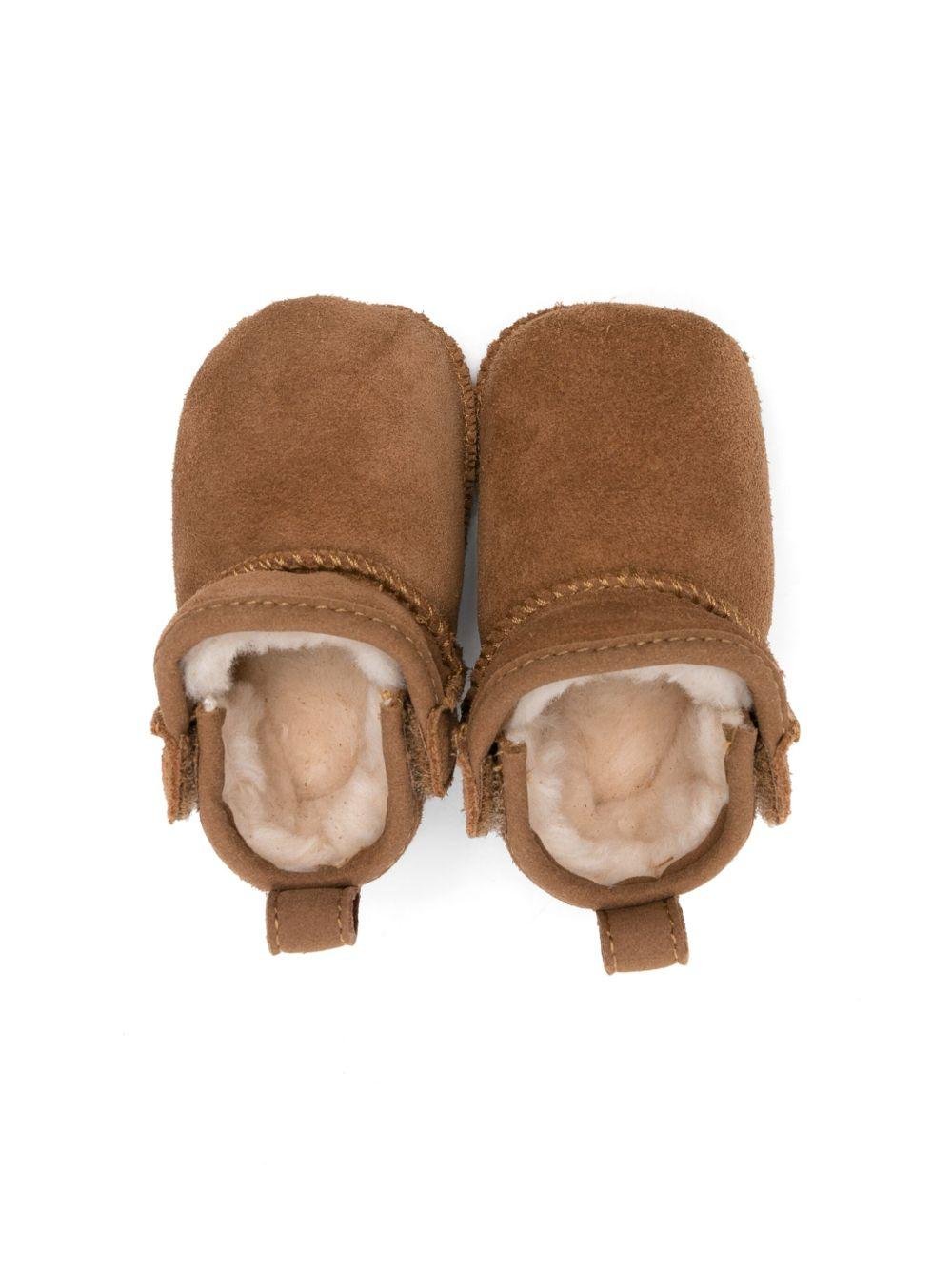 Scarpe primi passi per neonati UGG Kids beige Classic Ultra Mini - Rubino Kids