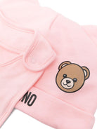 Set berretto e bavaglino per neonata Moschino Kids rosa con motivo Teddy Bear - Rubino Kids