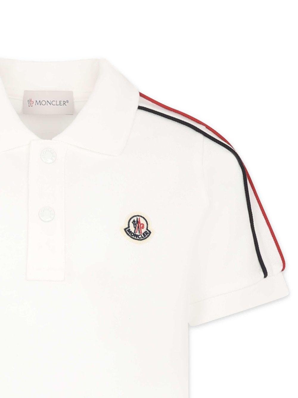 Set di pantaloncini e polo per bambino Moncler Enfant bianco con toppa con logo - Rubino Kids