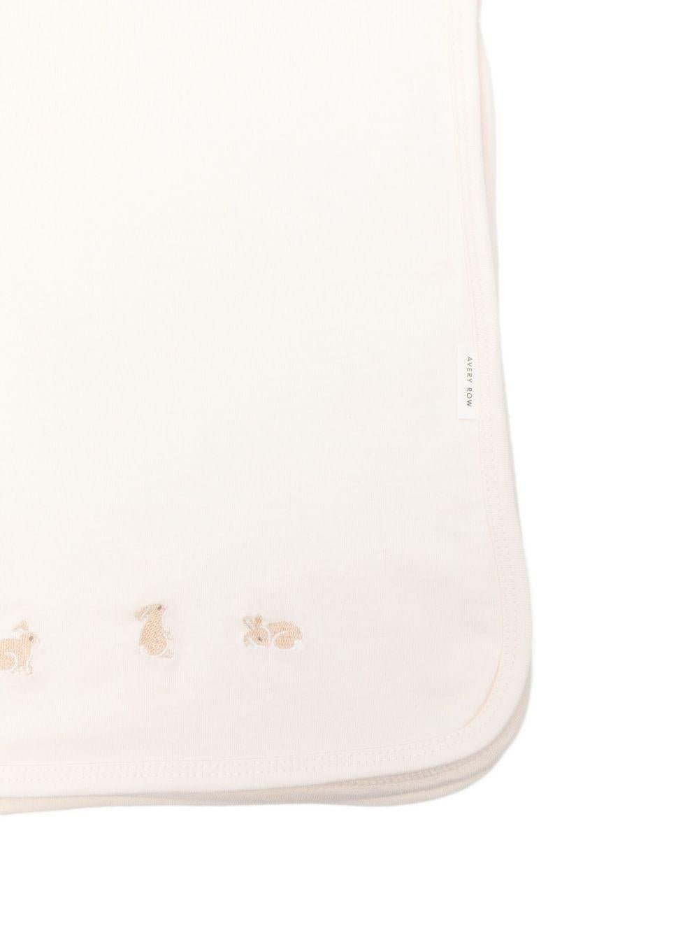 Set tutina e copertina per neonata Avery Row beige con coniglietto ricamato - Rubino Kids