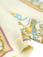 Shorts in seta per bambino Versace Kids beige con stampa barocca - Rubino Kids