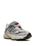 Sneakers 9060 per bambino New Balance Kids grigie con applicazione laterale con logo - Rubino Kids