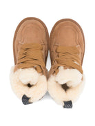 Sneakers per bambini Douuod Kids beige in pelle scamosciata con finiture in pelliccia sintetica - Rubino Kids
