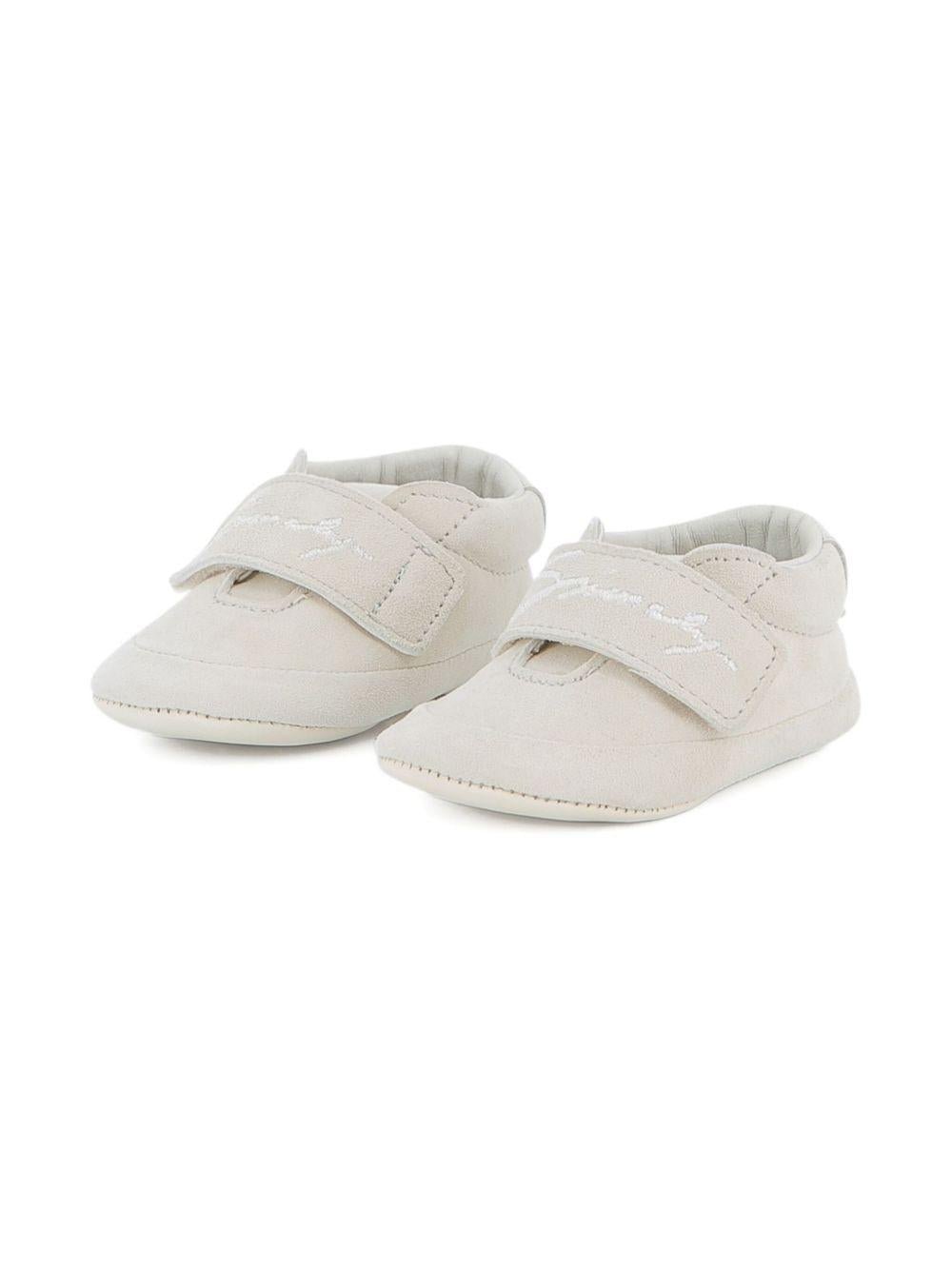 Sneakers per neonati Givenchy Kids bianche con logo ricamato - Rubino Kids