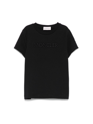 T-shirt per bambina Moncler Enfant nera con logo in rilievo e toppa sulla manica