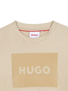 T-shirt per bambino Hugo Kids beige con applicazione logo - Rubino Kids