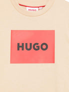 T-shirt per bambino Hugo Kids beige con logo sul davanti - Rubino Kids