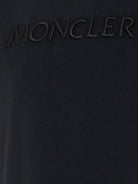 T-shirt per bambino Moncler Enfant nera con logo goffrato - Rubino Kids