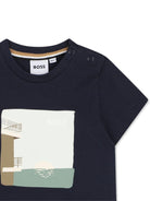 T-shirt per neonato Boss Kids blu con stampa grafica sul davanti - Rubino Kids