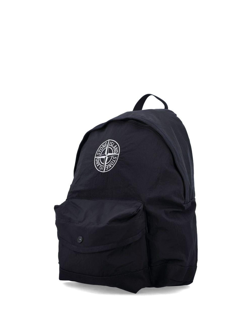 Zaino Compass per bambino Stone Island Junior nero con tasca frontale con zip - Rubino Kids